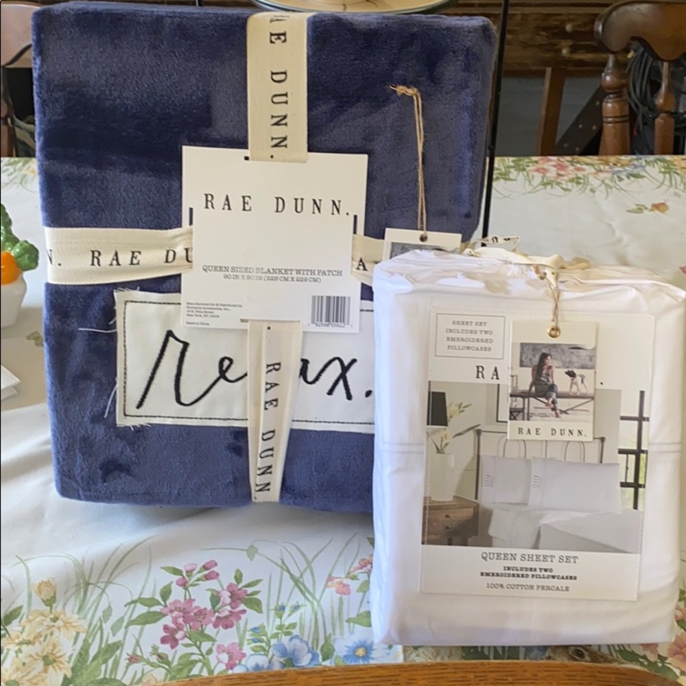 Rae Dunn Queen size Blanket(RELAX)& Sheet set💤🛌